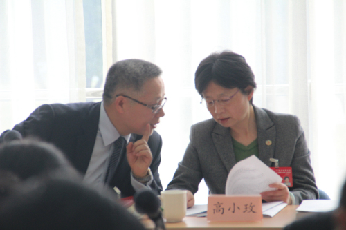 李栋�和高小玫会间交流