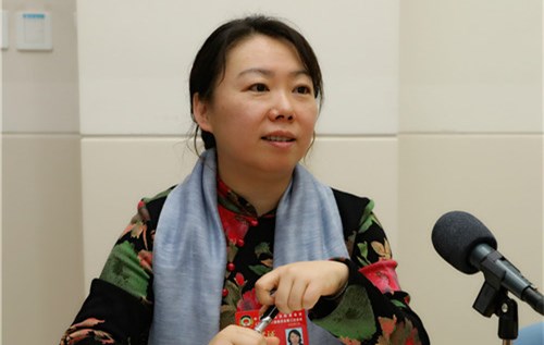 朱明华委员在小组讨论现场