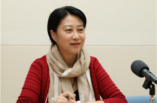 金颖委员在小组讨论现场