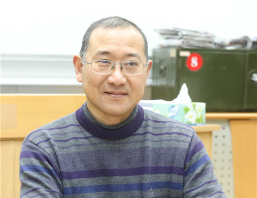 周祥委员在分组讨论会场