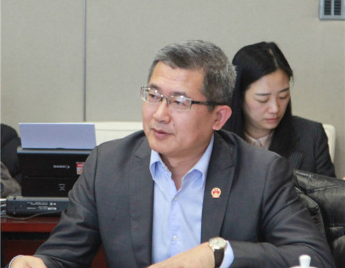 唐玉光代表在分组讨论会场