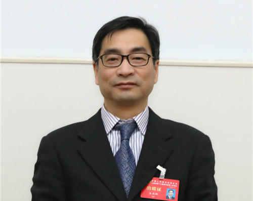 朱成钢委员在分组讨论会场