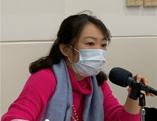 朱明华委员抱病履职