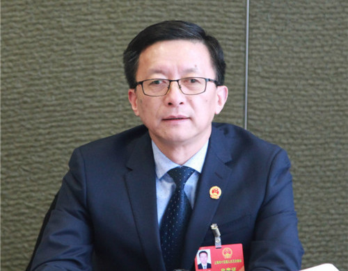 黄锦海代表在分组讨论会场