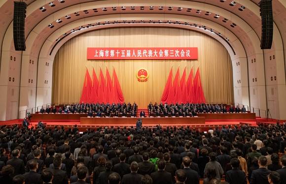 上海市第十五届人民代表大会第三次会议闭幕
