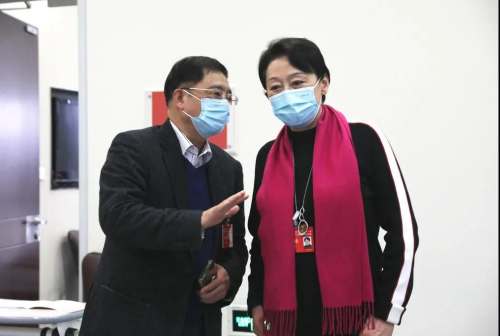 杨德钧和李惠萍委员会间交流