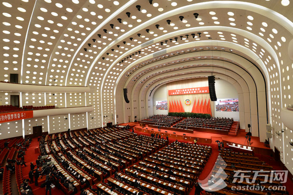 政协上海市十二届二次会议闭幕
