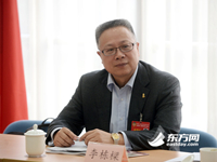 李栋�委员在会场