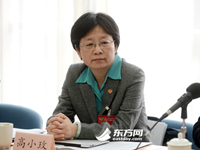 高小玫委员在会场